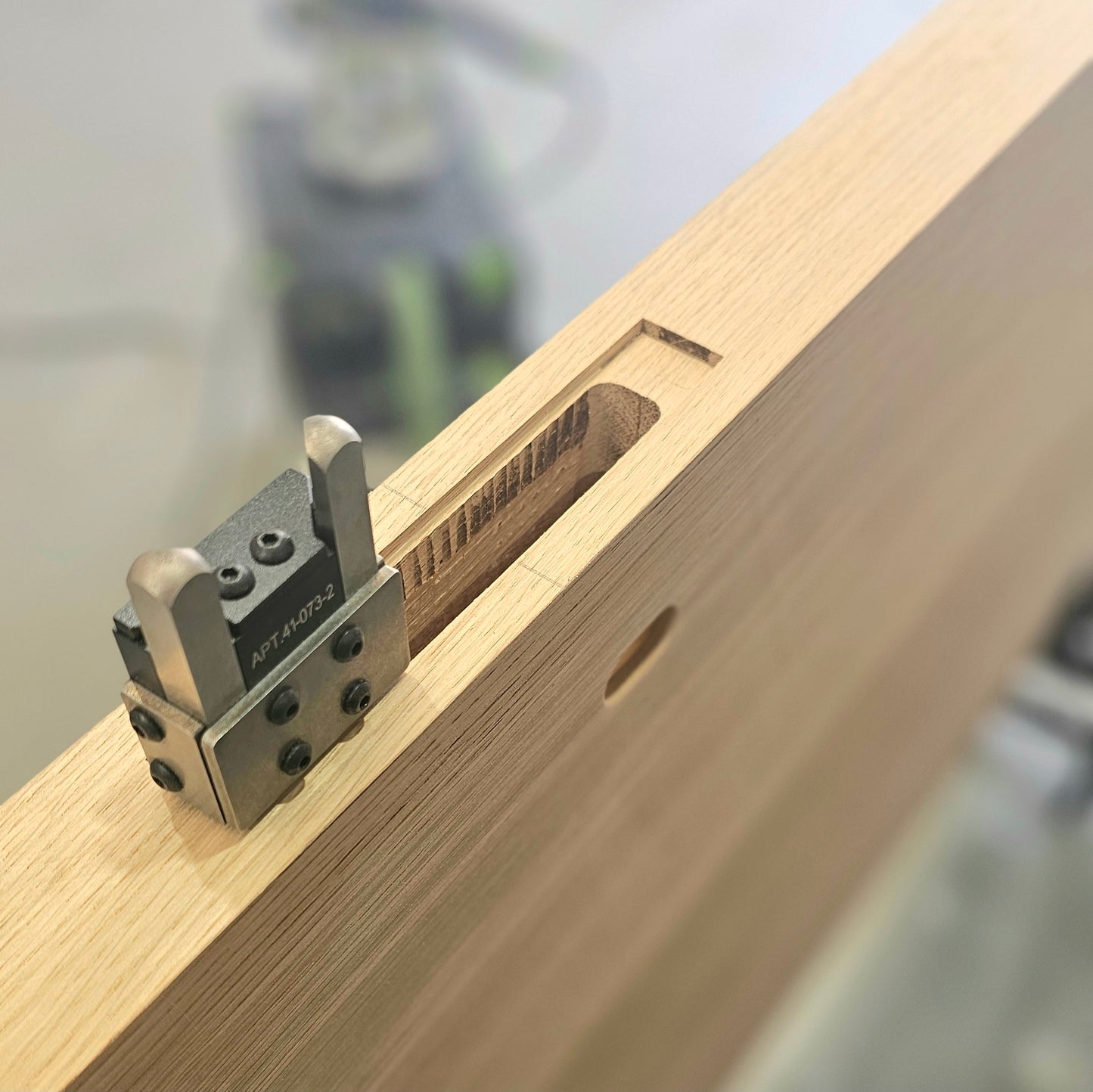Double corner chisel for locks and hinges