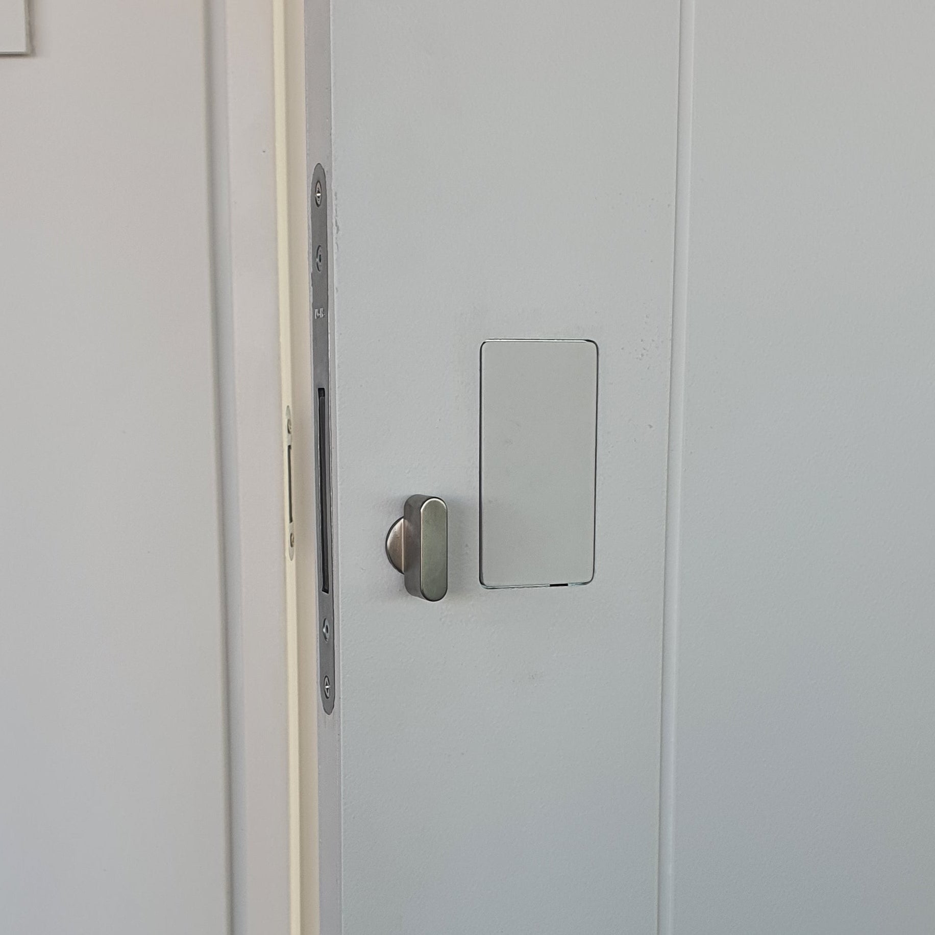 No-Ha invisible door handle